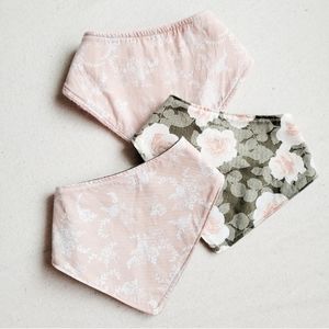 2/$15 🦖3 pce Handmade Bib set